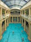 Privater Eintritt zum Gellert Spa in Budapest mit optionaler Massage