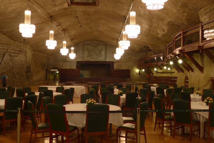 Underground Restaurant | Pixabay: Erwin Bauer