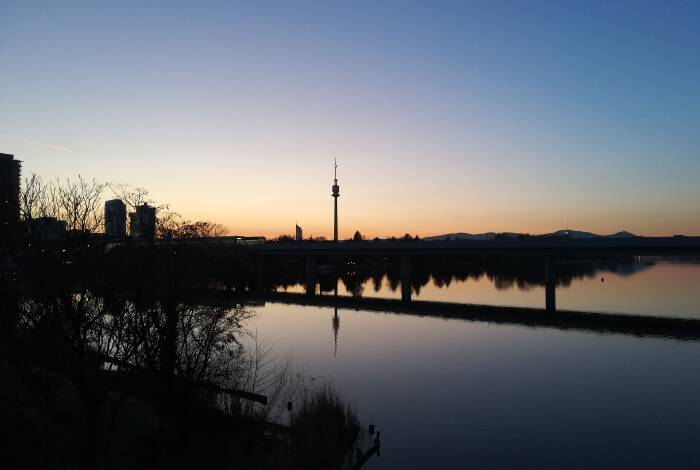 Danube Tower at dusk | Pixabay