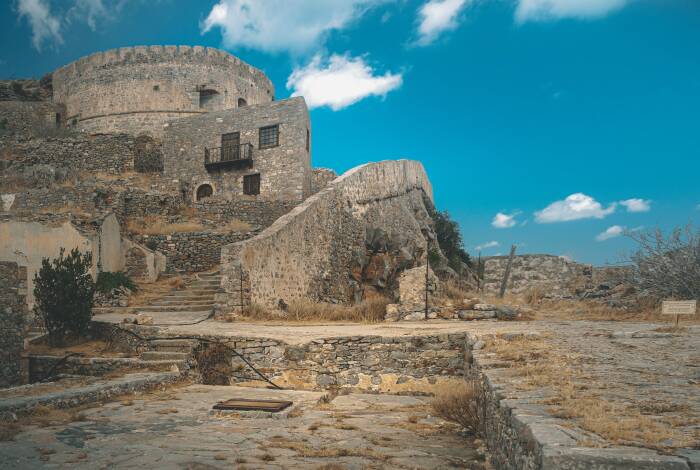Die Ruinen der Festung Spinalonga | Unsplash: Egor Myznik