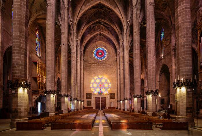 Lichteffekte in der Kathedrale von Palma | Foto: Unsplash, Juan José Lozano