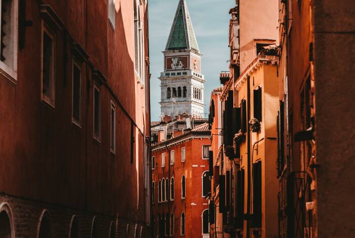 View at the Saint Mark's Campanile | Photo: Unsplash, Claudio Schwarz