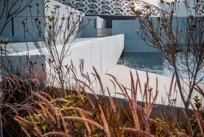 Außenansicht des Louvres Abu Dhabi | Foto: Unsplash, Agnieszka Kowalczyk