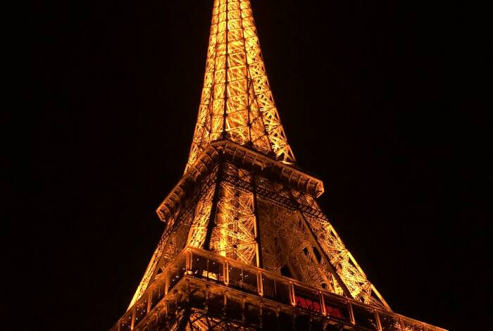La Torre Eiffel illuminata | Foto: Unsplash, Anthony Choren