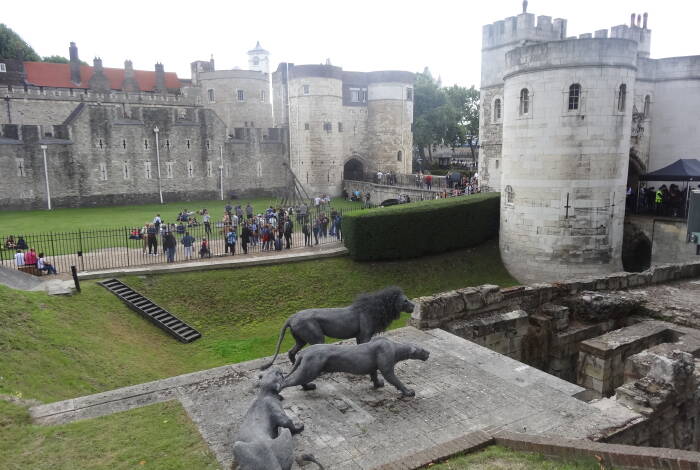 Tower of London lions | Wiki Commons: Jordiferrer  CC BY-SA 4.0