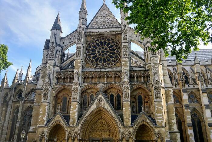 Westminster Abbey | Zaymuel  Unsplash