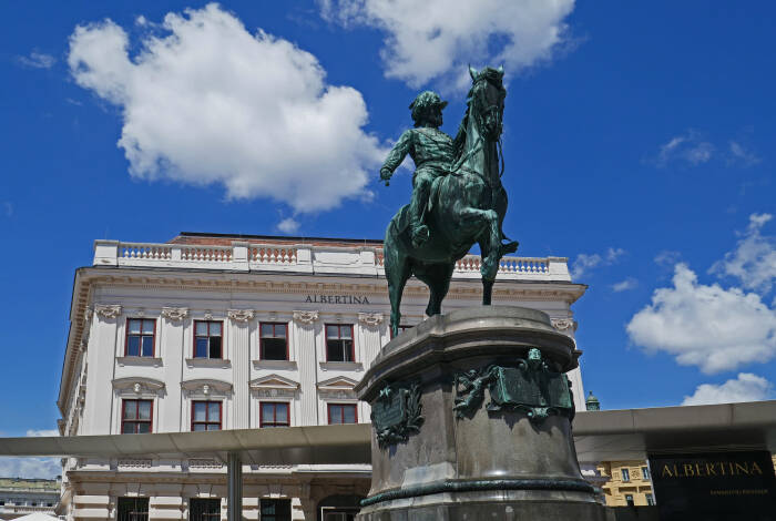 Albertina monument  | Geolina163 - CC BY-SA 4.0