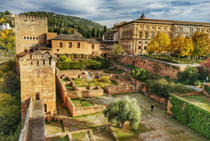 Der Hof der Alhambra | Foto: Unsplash, Marco Montero Pisani