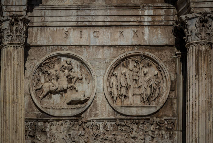 Decorations | Photo: Dietmar Rabich - CC BY-SA 4.0