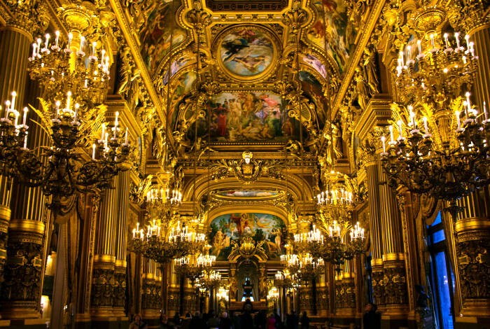 The Grand Foyer | Photo: Unsplash, Laila Gebhard