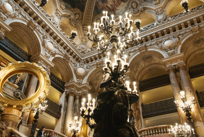 The staircase of the opera | Photo: Unsplash, Caleb Maxwell