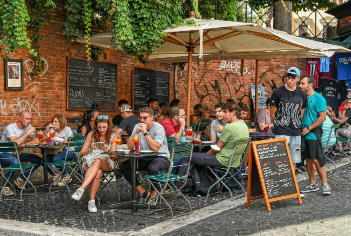 Trattoria in Trastevere | Flickr: Jorge Franganillo CC-BY 2.0