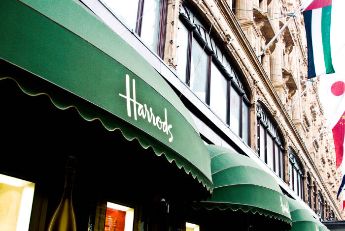Entrance to Harrods | Photo: Flickr, gadgetdude - CC BY-NC-SA 2.0