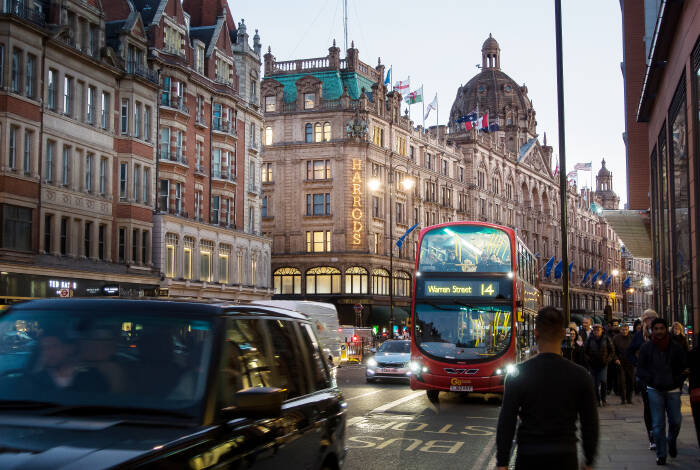 Harrods on Brompton Road | Photo: Flickr, Mawoo - CC BY-NC-SA 2.0