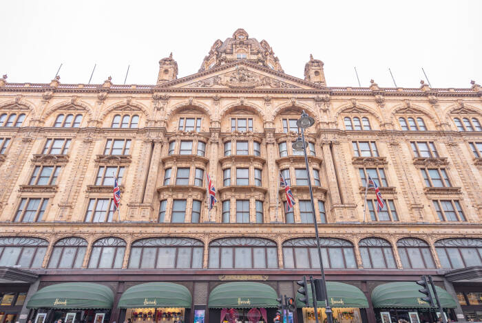 The Harrods Shopping Center | Photo: Flickr, Wei-Te Wong - CC BY-NC-SA 2.0