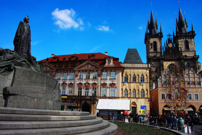La Piazza della Città Vecchia e il monumento di Jan Hus | Flickr: Guillaume Baviere CC-BY 2.0