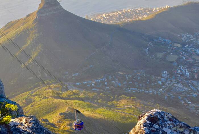 La funivia che porta alla sommità | Foto: Unsplash, Tom Podmore