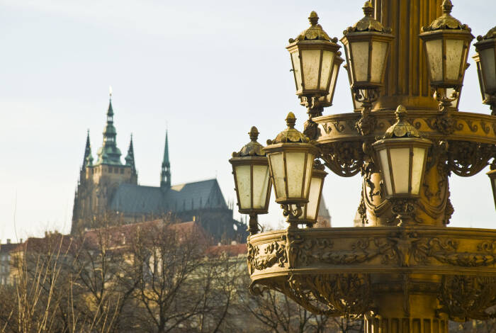 Baroque street lamp with St. Vitus Cathedral | Flickr: Martin__V CC-BY 2.0