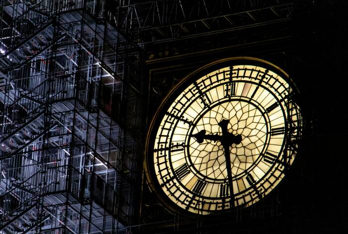 L'orologio della Elizabeth Tower | Unsplash: Nick Fewings