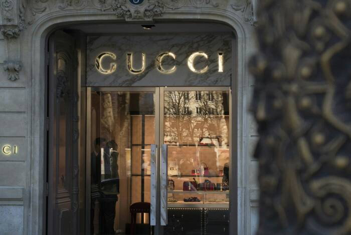 Gucci-Store an der Champs-Élysées | Unsplash: Julien Tondu