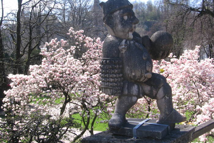 Garden gnome in the Mirabell Garden | Flickr: Ernesto CC-BY 2.0