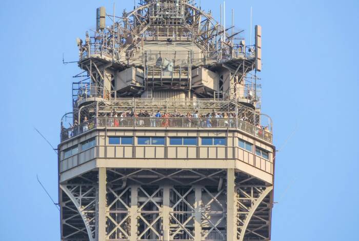 Le antenne della Torre Eiffel | Unsplash: Vladislav Glukhotko