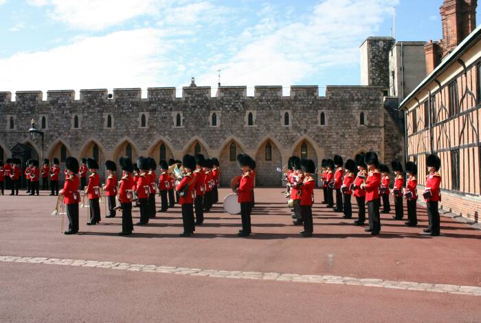 Cambio della Guardia | Foto: Unsplash, Lorena Kelly