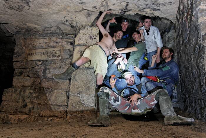 Cataphiles beim Feiern | Flickr: Hugo Clément CC-BY-SA 2.0