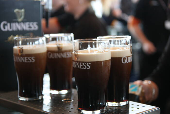 Guinness zapfen | Flickr: Regan Buker CC-BY 2.0