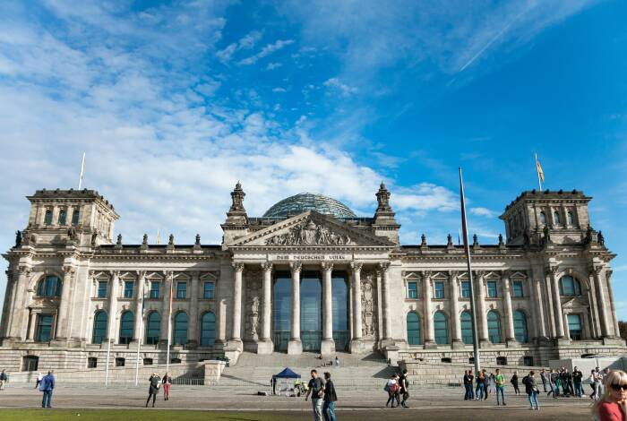 Reichstag Building | Unsplash: Angelo Abear