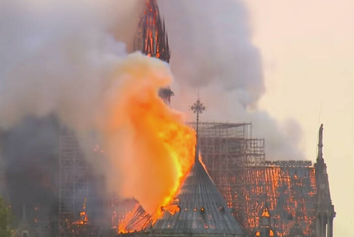 Notre Dame brennt | Flickr: boitchy PDM 1.0