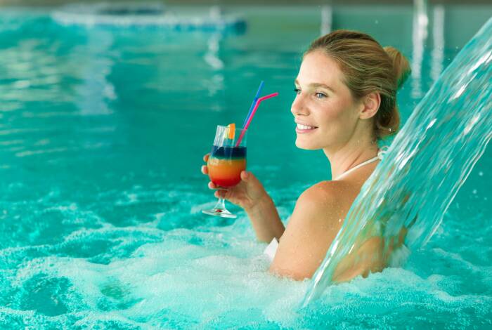 Relax with a cocktail | Unsplash: getty images