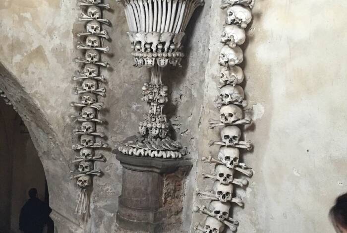 Messbecher aus Knochen