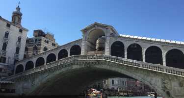 Book at the Bridge of Sighs, just 500m from Ponte di Rialto