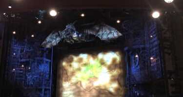 Apollo Victoria Theatre tickets & tours | Price comparison