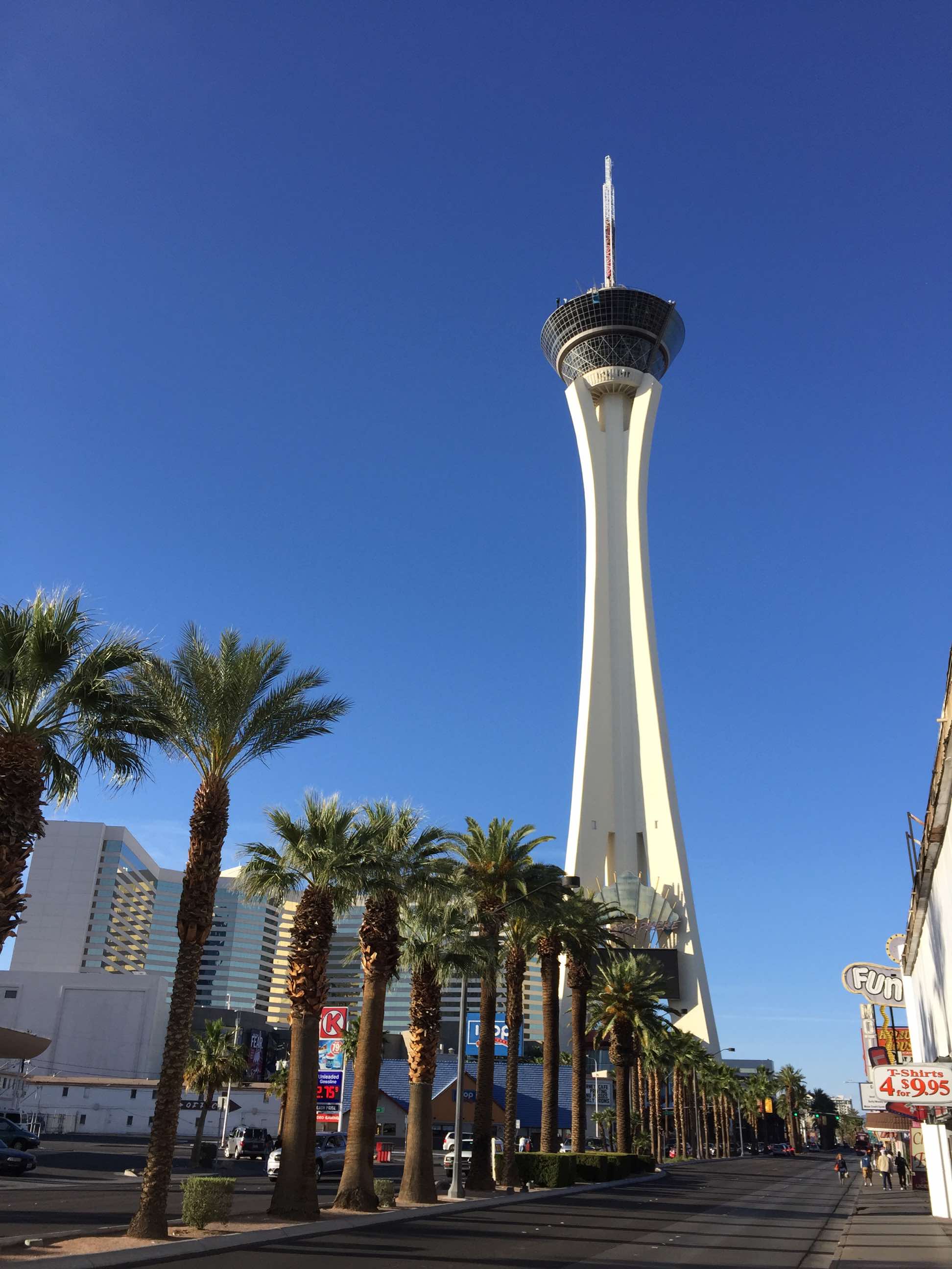 The STRAT Tower and Thrill Rides